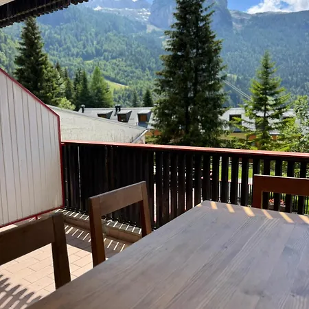Tra Neve E Mountain شقة